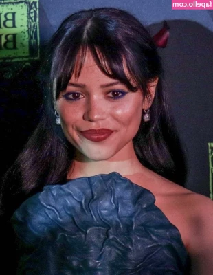 Jenna Ortega [ jenna-ortega-1 ] - Let s play a little