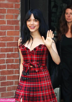 Jenna Ortega [ jenna-ortega-1 ] - new video on my DM don't miss it me fucking the trans man it was a