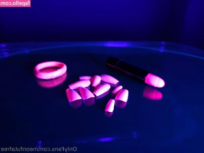 neonfutafree - Would you like to be my pet? ⛓🩸  Here’s some HQ Lenore teasers