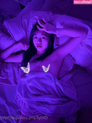 Pitchytd - Tip $5 to squeeze my tits! All squeezes rewarded with treats!! 🍒
