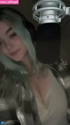 itsonlyalexisss - Daddy’s little slut 😊