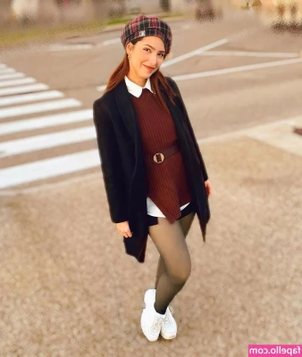 ASMR Glow [ asmr-glow ] - Goofy post-shower pics are fun