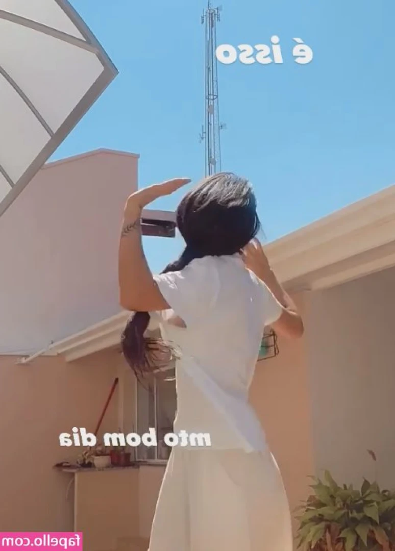 Mariana Nolasco [ mariana-nolasco ] - Joyce being naughty again! 🔥 Do you wish to watch the full video?