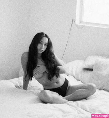 Olivia Jordan [ olivia-jordan ] - Are u a facesitting lover?😈 this goth slut has the BIGGEST FAT
