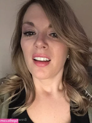 brewery_barbie [ brewery-barbie ] - Hey babes 💋 I’ll be going LIVE for shower time here soon 💜