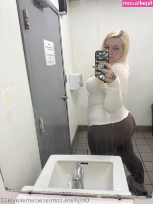acaciamakayla22 [ acaciamakayla22-1 ] - Good morning cutie! I want to watch you get hard while I play with