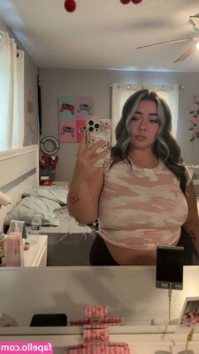 tahcake18 - Daily nude at your service