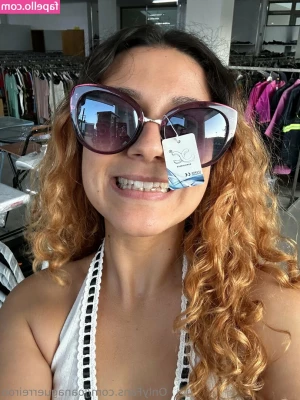 joanaguerreiroo - Smile babyyy I need a cock in between my tits
