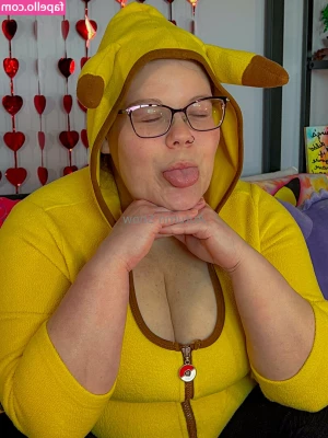 autumnsnow21free - Are u a facesitting lover?😈 this goth slut has the BIGGEST FAT