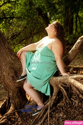 autumnsnow21free - Legs spread and hands restrained  I am unable to resist your