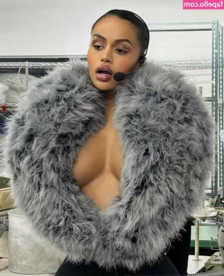 Liagoldy - All that ass Daddy