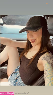 ghostfacesbrat - Sneak peek from my todays buttplug challenge 😏😝 being with it