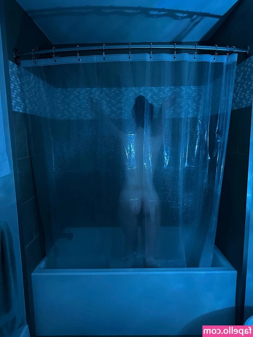 duchess.satine [ duchess-satine ] - Exclusive content will be running on my feed after free trial ends  