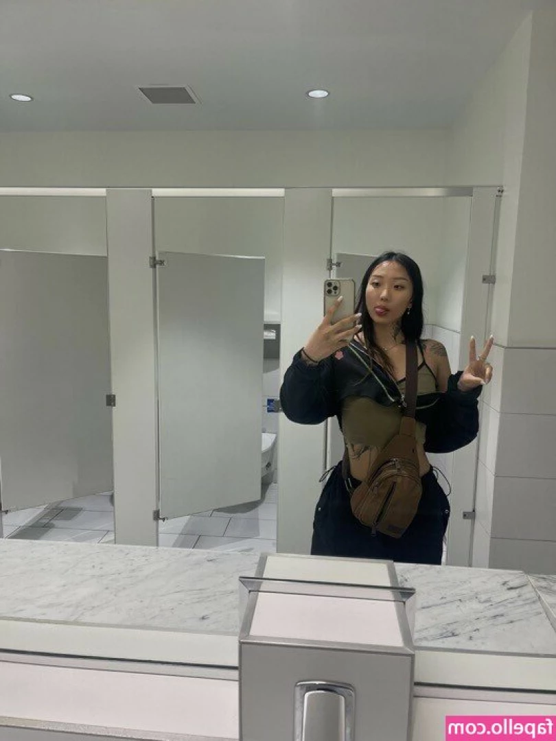 Saucekaybaby Social Media [ saucekaybaby-social-media ] - Who wants to see me get fucked in my nurses outfit