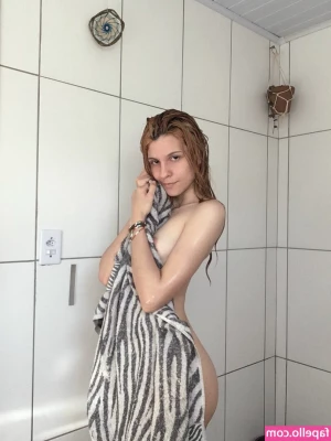 Fada Latina [ fada-latina ] - Good afternoon 💋💋 I’m home and feeling much better so filming