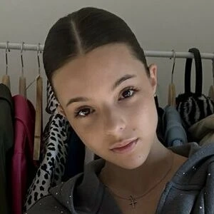 Sofikiss22