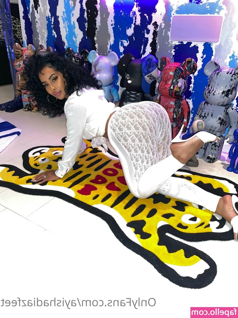 ayishadiazfeet - How s the view