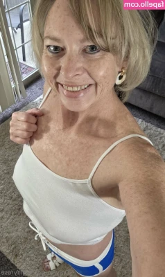 gilfyrose - like my new skirt? 🌸 or just what's underneath it? 😉