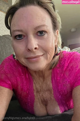 gilfyrose - Vibrator on 🤤🤤🤤🤤
