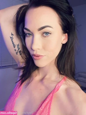 dianagracex - Can I be your nurse 👩‍⚕️ ur librarian mmmm ur hot Step mommy