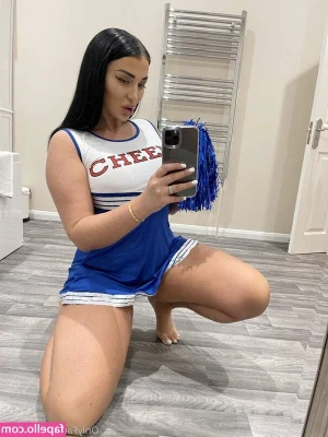 Annie Mae [ annie-mae ] - Do I look like a Frat Daddy 😏