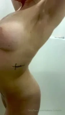 Dakota Hotwife [ dakota-hotwife ] - Do you like this view? 🍑😺