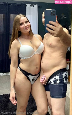 Dakota Hotwife [ dakota-hotwife ] - A bit messy tonight
