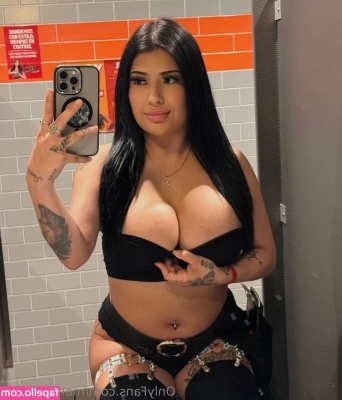 mamacitariss - Slide into my dm's RIGHT NOW!