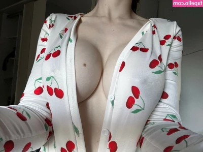 fraaoula - some hot things for today  my pussy was hurting me after a hard