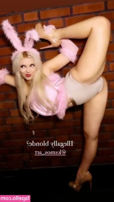 Beata Ernman [ beata-ernman ] - Titties hanging down