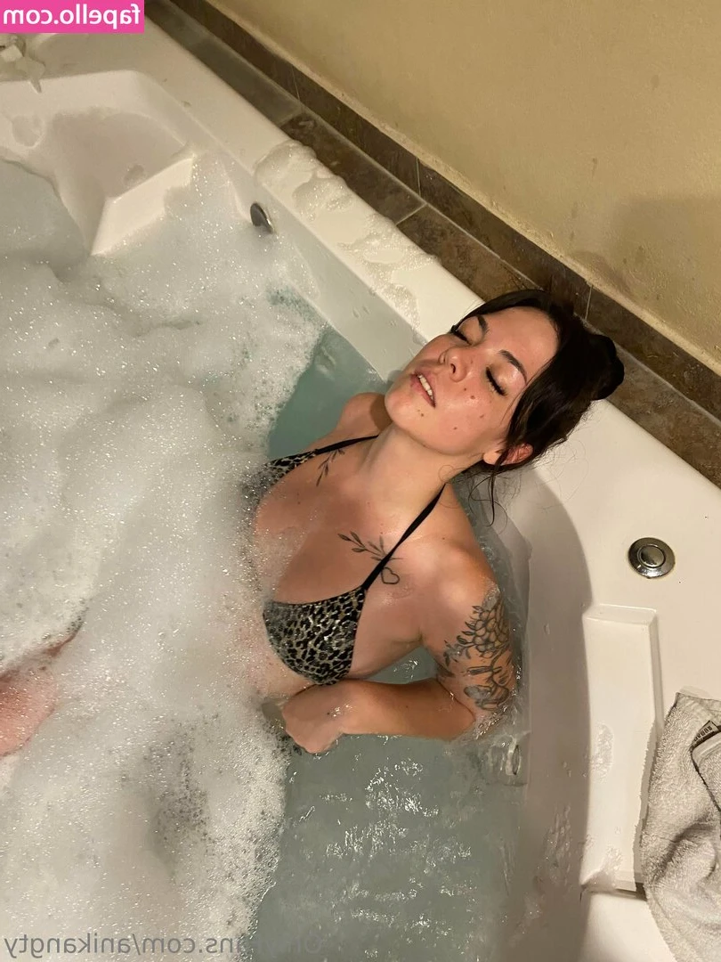 anikangty - I NEED A FEW GUYS TO JOIN ME WHILE I 🌞 TAN 😋
