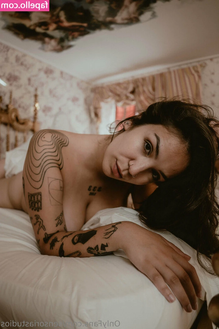 sensoriastudios - Face down, ass up: ready to be all yours 🔥
