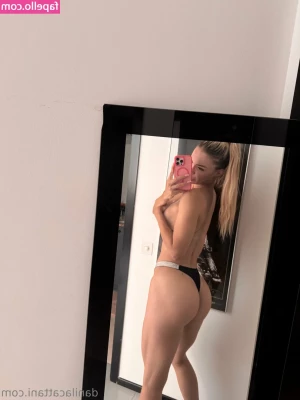 danilacattani [ danilacattani-2 ] - Yo sólo quiero sentirte tan cerca de mi  que toques mi cuerpo y