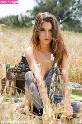 Amberleigh West [ amberleigh-west ] - Rise and shine!