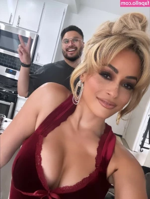 Kayla Braxton [ kayla-braxton ] - I AM IN LOVE WITH THIS PHOTO SET! it was totally worth getting eaten