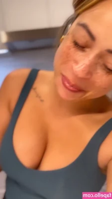 Kayla Braxton [ kayla-braxton ] - Trying to be cute  is it working