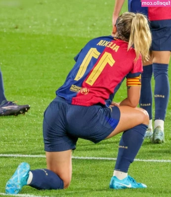 Alexia Putellas [ alexia-putellas ] - is buttchecks one word or should I spread them apart? 😝