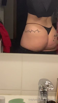 annaldestroyer - Let me distract you. Let’s do some dirty things. 😈💦