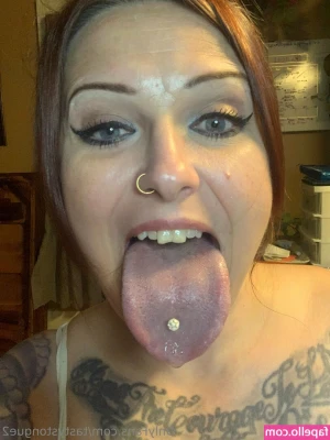 tastystongue2 - wanna show us how you jerk it? 🤤