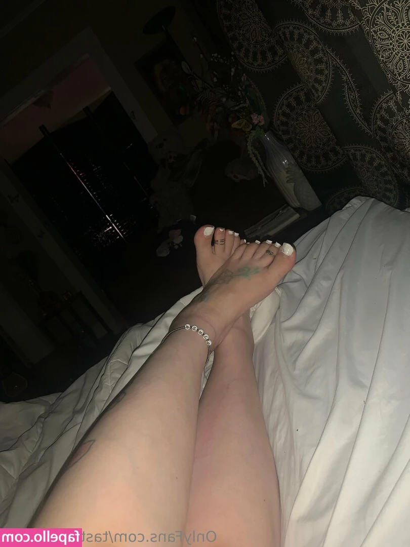 tastystongue2 - I hate watching girls fake it when they fucking guys with small dicks