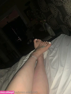 tastystongue2 - I hate watching girls fake it when they fucking guys with small dicks
