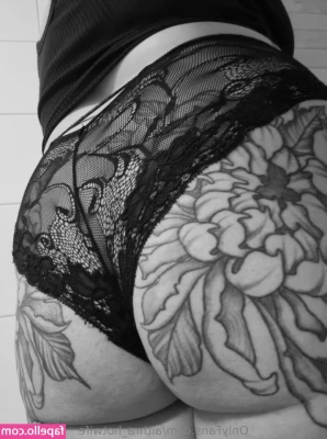 aithra_hotwife [ aithra-hotwife ] - 
