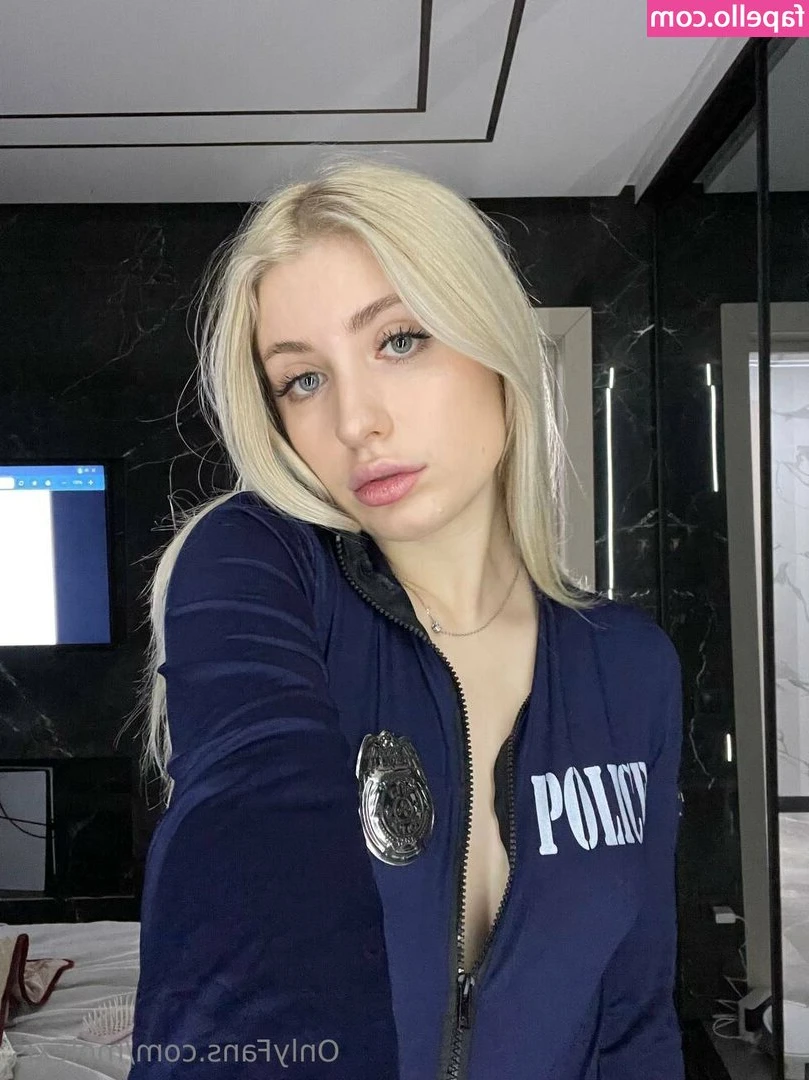 molexis - Watch me try this on! 😘💋