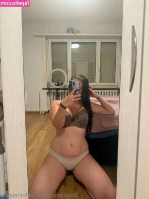 diekleinelaura [ diekleinelaura-1 ] - BLONDE NUDES 4 11 Complete Photo Set    Enjoy 11 pics of me posing