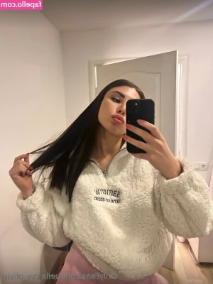 bella_be_vixen [ bella-be-vixen ] - Horny lil slut always trying to cum 😈