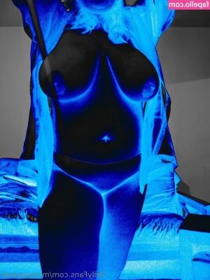 mireyasweet - morning dances with the phone 🤳 did you miss me? 👀 , I think I