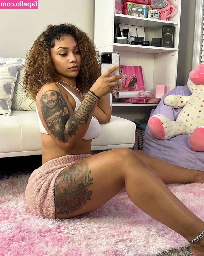 Dej Mercedoz [ dej-mercedoz ] - A little something to clap you hands to