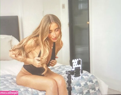 Lilydaisyphillips [ lilydaisyphillips-17 ] - Got a request for me to do a sweaty workout in the nude. I fuck my