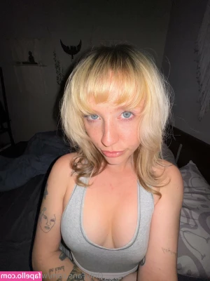 willowsecret [ willowsecret-1 ] - I demand the right to be used as a sex object