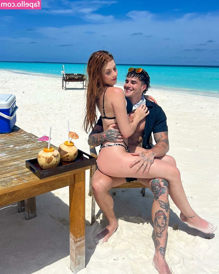 Flávia Charallo [ flavia-charallo ] - would u give me a lift to the beach?